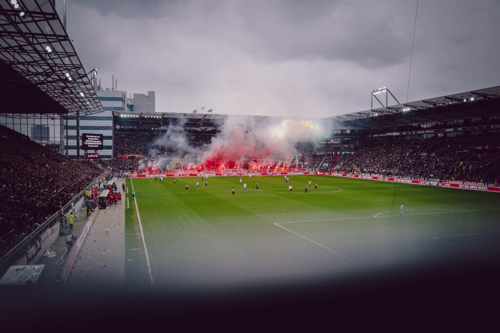 Przestępczość stadionowa